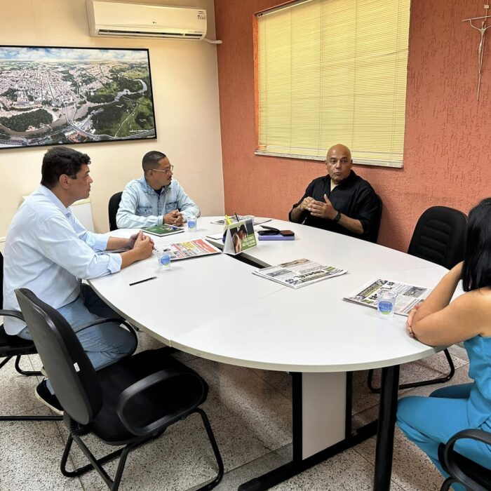 Alfredo Attié, em visita à Câmara de Vereadores de Salto